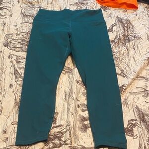 Fabletics Teal capris Leggings